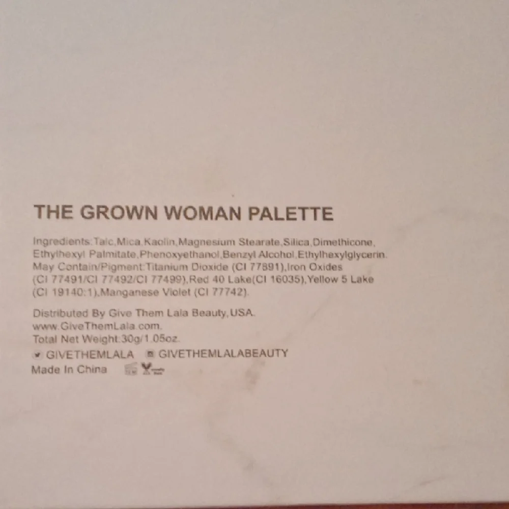 Give Them Lala Beauty The Grown Woman Eyeshadow Palette - Vibrant Shades - Picture 5 of 5